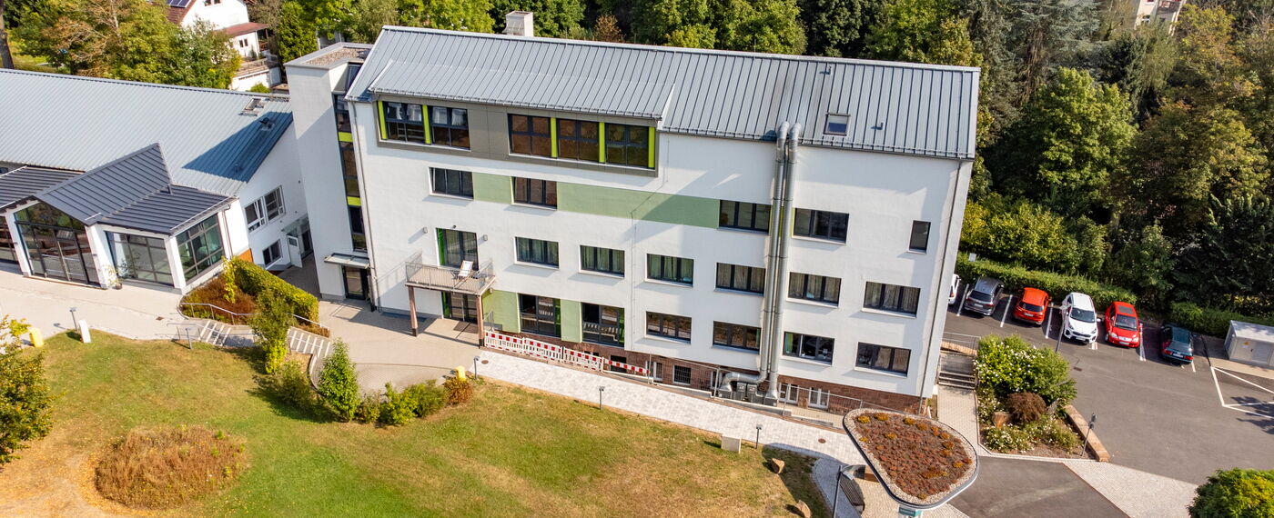 Ein Luftbild des Gebäudes am Schlag 4.