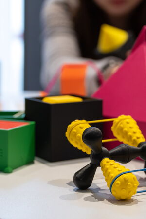 Bunte dreidimensionale Modelle aus dem Mathematikunterricht.